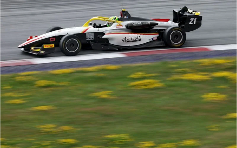 P. Gonzalez secures first GB3 win amidst multiple retirements