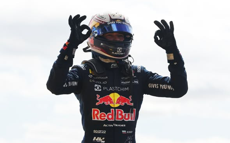 Nikola Tsolov continues dominant form taking F2 Feature Race win at Silverstone
