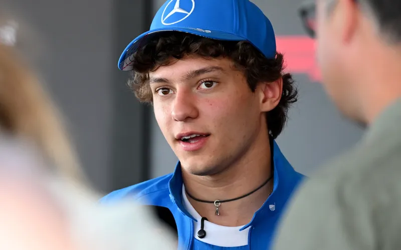 Antonelli claims maiden Sprint victory at Silverstone