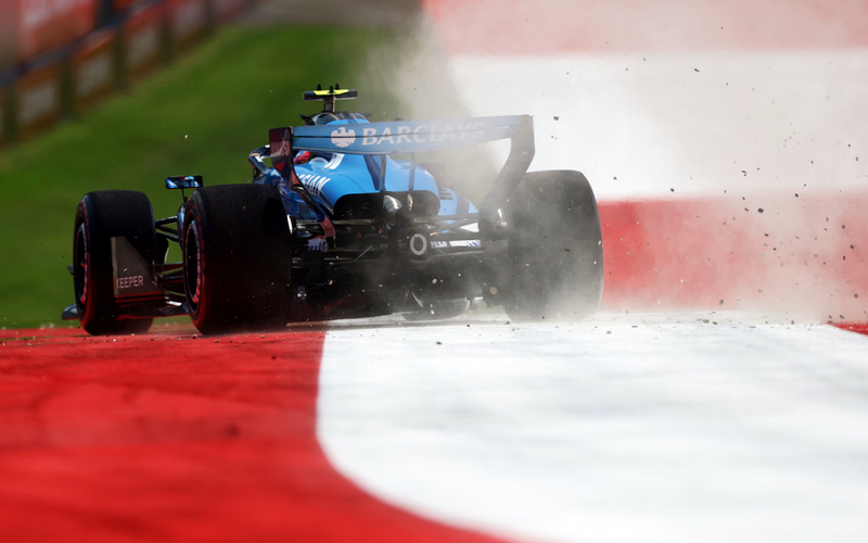Sainz frustrated by DNF as Williams' difficult run continues in Austria