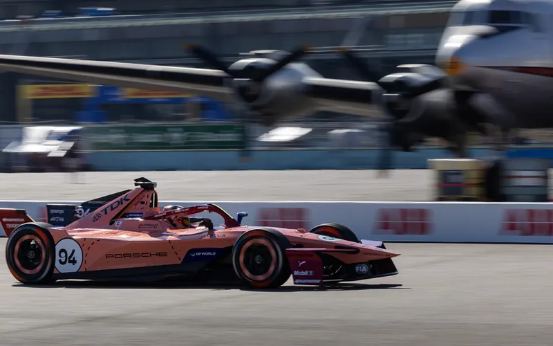 Nico Müller takes maiden victory in Berlin E-Prix